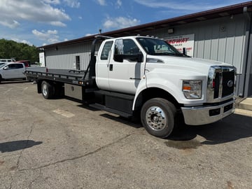 2024 Ford F650 with Century 12S LCG (White)