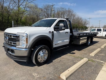 2024 Ford F550 4x2 Diesel with Chevron 10s Steel (White)