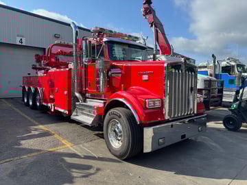2025 Kenworth W900 with Century 1150 (Viper Red)